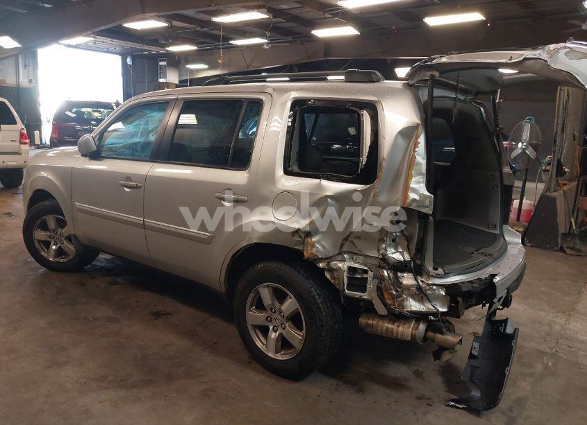 Photo 3 of 2009 Honda Pilot EX (VIN 5FNYF38439B024057)