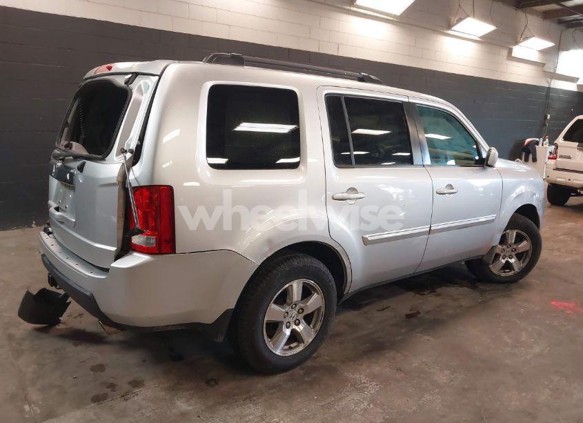Photo 4 of 2009 Honda Pilot EX (VIN 5FNYF38439B024057)