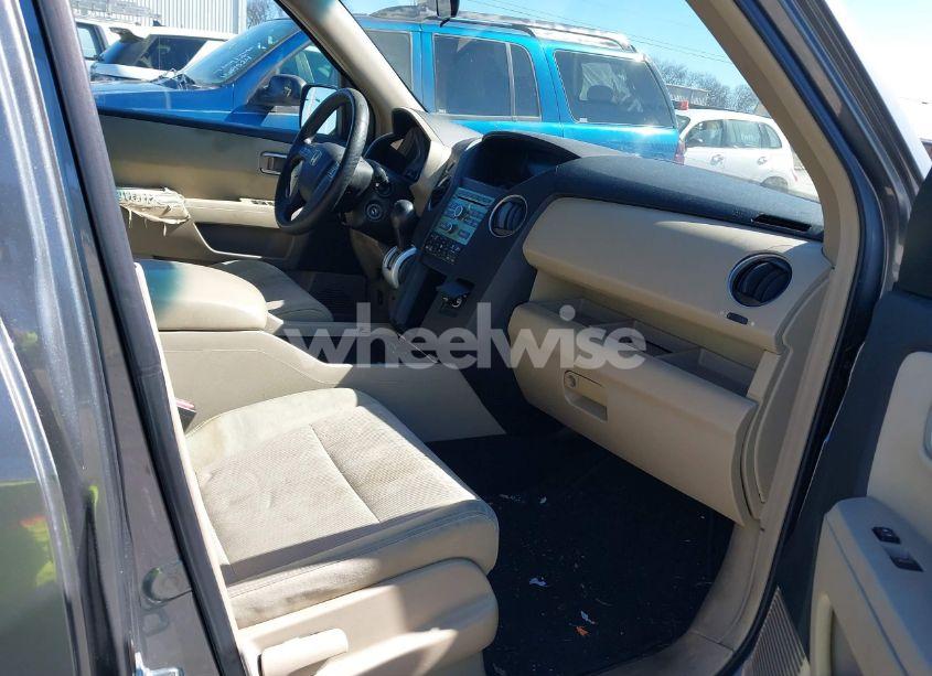 Photo 5 of 2009 Honda Pilot EX (VIN 5FNYF38459B005039)