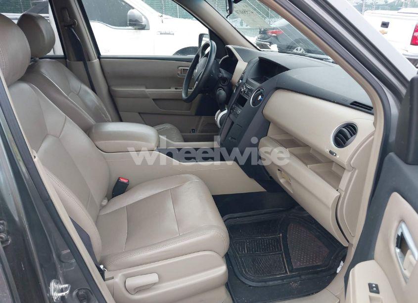 Photo 5 of 2009 Honda Pilot EX (VIN 5FNYF38489B000742)