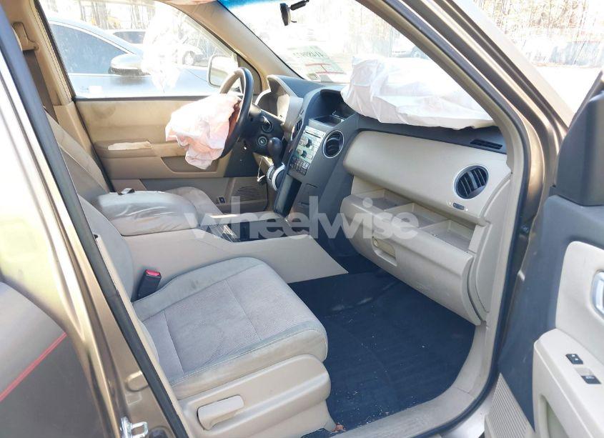 Photo 5 of 2009 Honda Pilot EX (VIN 5FNYF38489B020182)