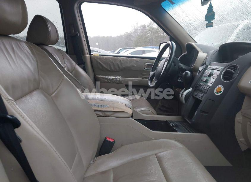 Photo 5 of 2009 Honda Pilot EX-L (VIN 5FNYF38549B021550)