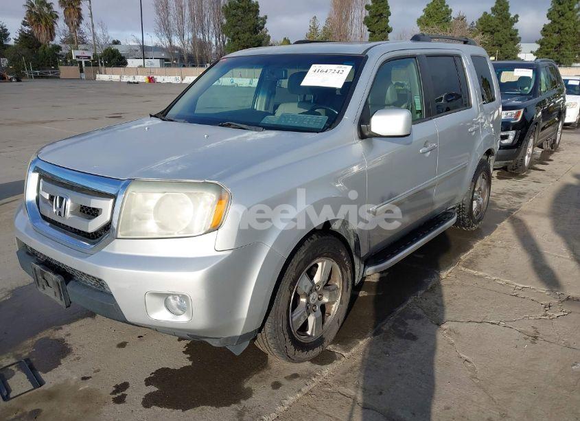 Photo 2 of 2009 Honda Pilot EX-L (VIN 5FNYF38559B020763)