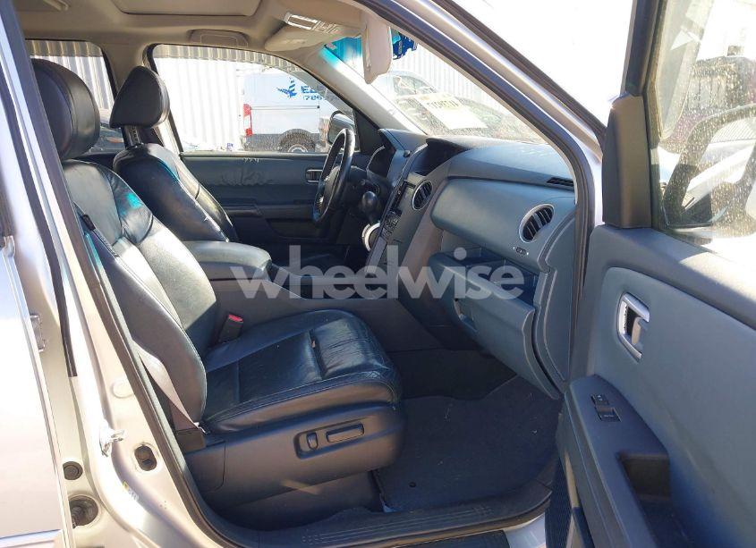 Photo 5 of 2009 Honda Pilot EX-L (VIN 5FNYF38669B008081)