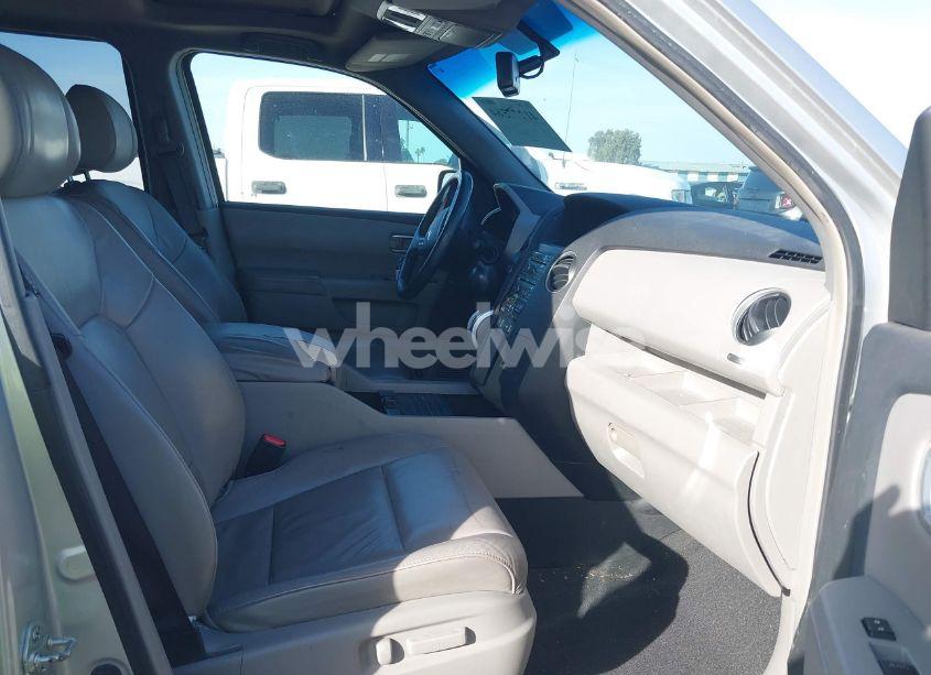 Photo 5 of 2009 Honda Pilot EX-L (VIN 5FNYF38679B012673)