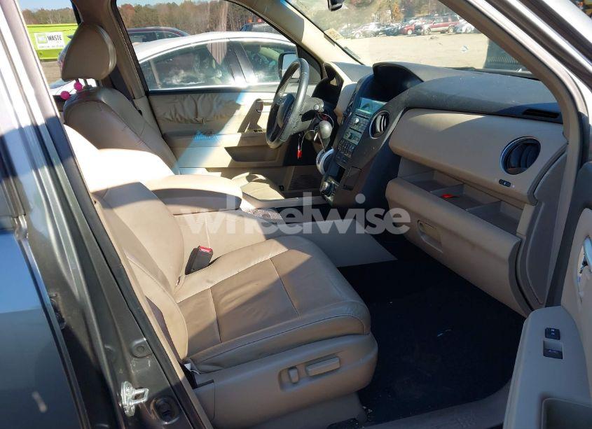 Photo 5 of 2009 Honda Pilot TOURING (VIN 5FNYF38969B011024)