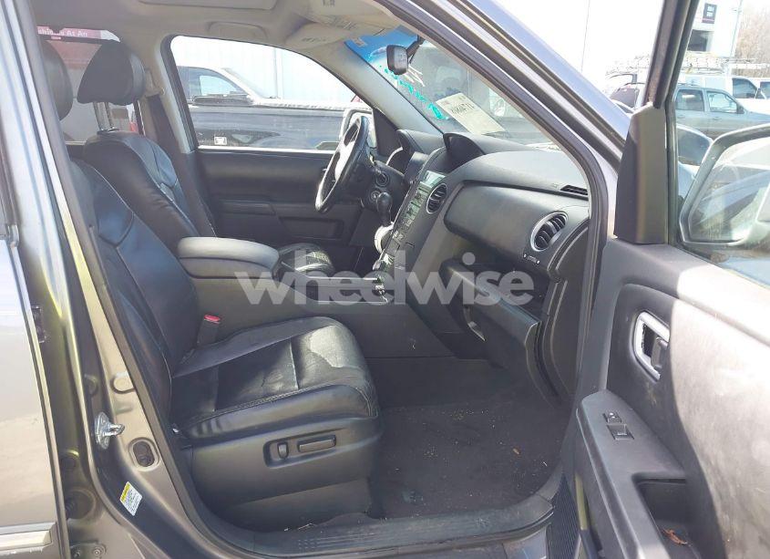 Photo 5 of 2009 Honda Pilot TOURING (VIN 5FNYF38979B025840)