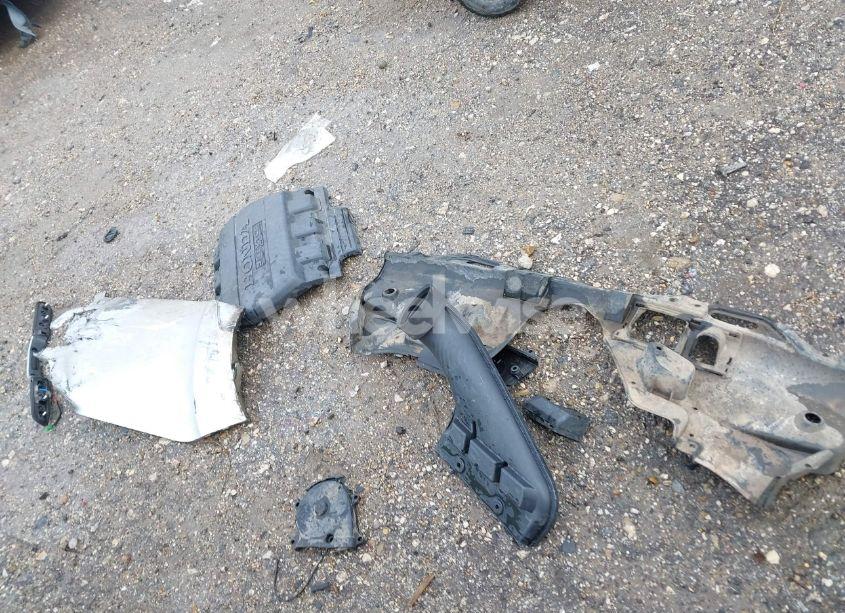 Photo 12 of 2010 Honda Pilot LX (VIN 5FNYF3H20AB012306)