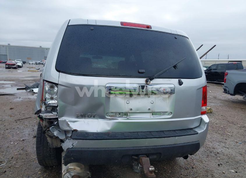 Photo 17 of 2010 Honda Pilot LX (VIN 5FNYF3H20AB012306)