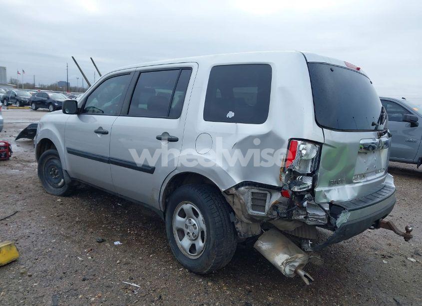 Photo 3 of 2010 Honda Pilot LX (VIN 5FNYF3H20AB012306)