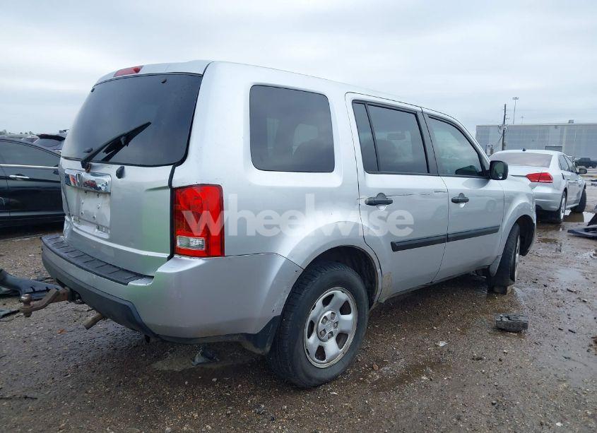 Photo 4 of 2010 Honda Pilot LX (VIN 5FNYF3H20AB012306)