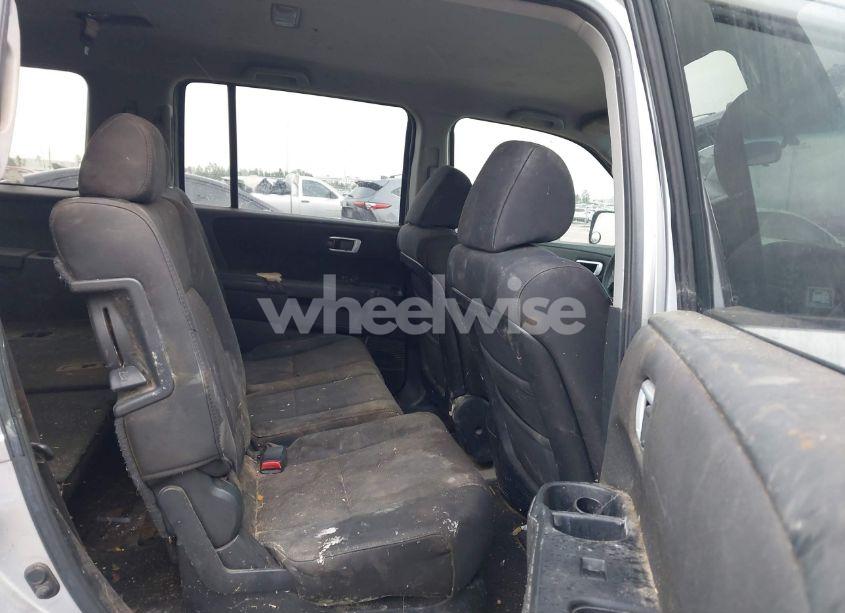 Photo 8 of 2010 Honda Pilot LX (VIN 5FNYF3H20AB012306)