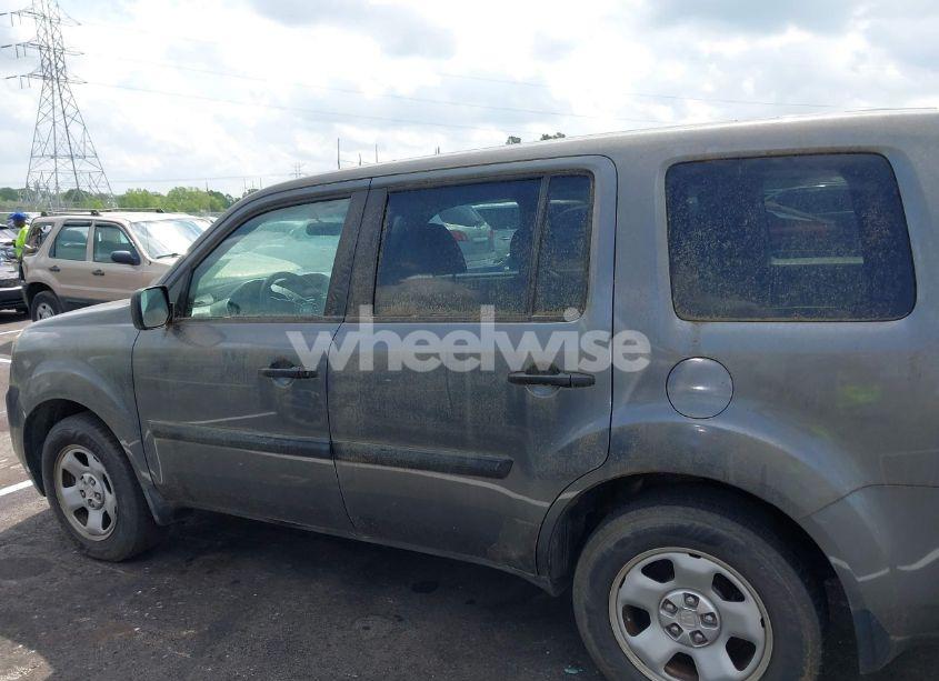 Photo 14 of 2012 Honda Pilot LX (VIN 5FNYF3H20CB001731)