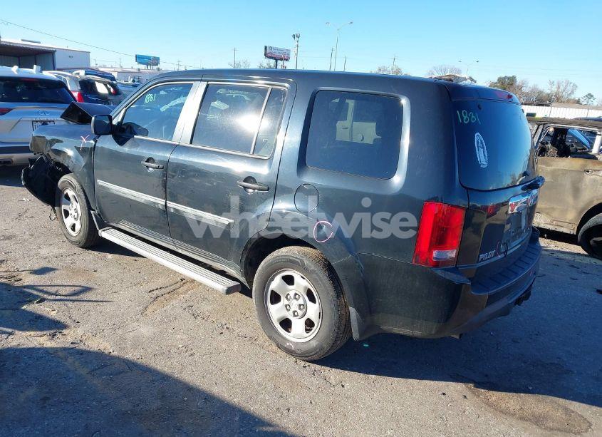 Photo 3 of 2013 Honda Pilot LX (VIN 5FNYF3H20DB039655)