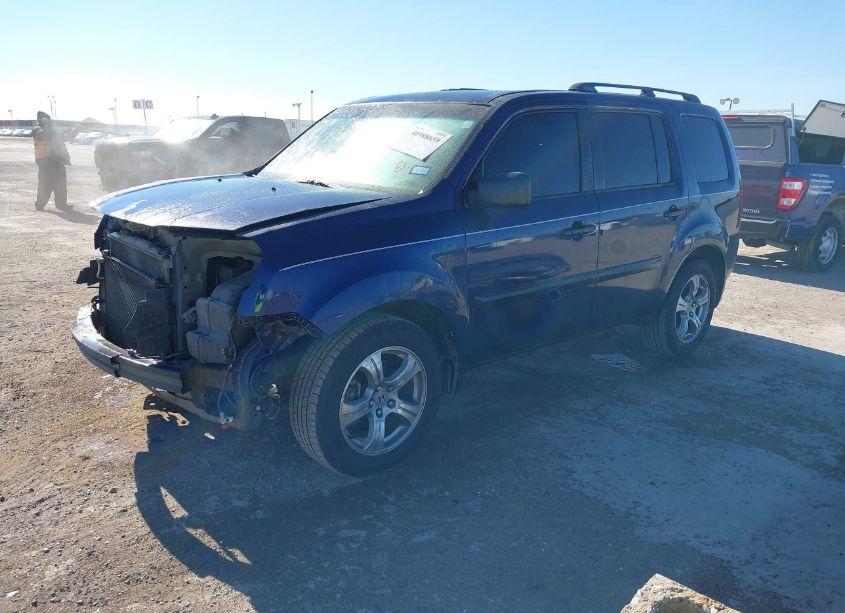 Photo 2 of 2013 Honda Pilot LX (VIN 5FNYF3H21DB033623)