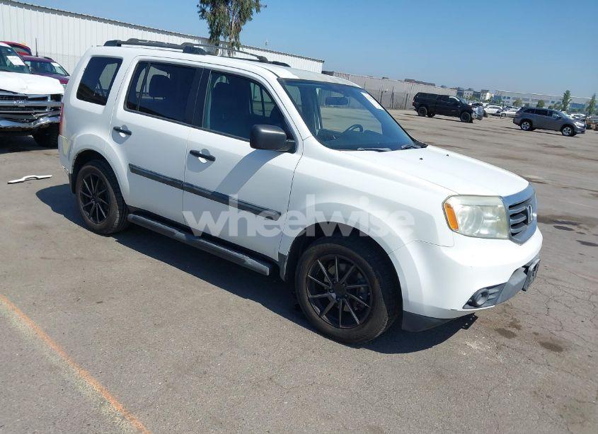 2013 Honda Pilot LX (VIN 5FNYF3H21DB036280) main photo