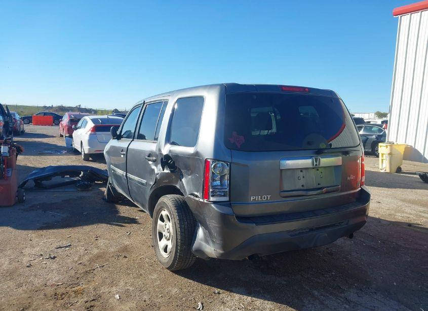 Photo 3 of 2013 Honda Pilot LX (VIN 5FNYF3H21DB039020)