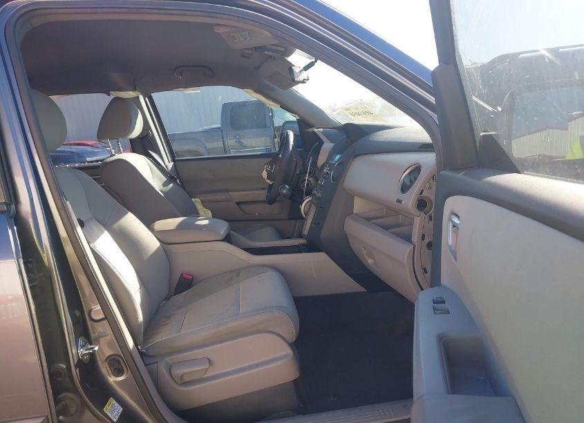 Photo 5 of 2013 Honda Pilot LX (VIN 5FNYF3H21DB039020)