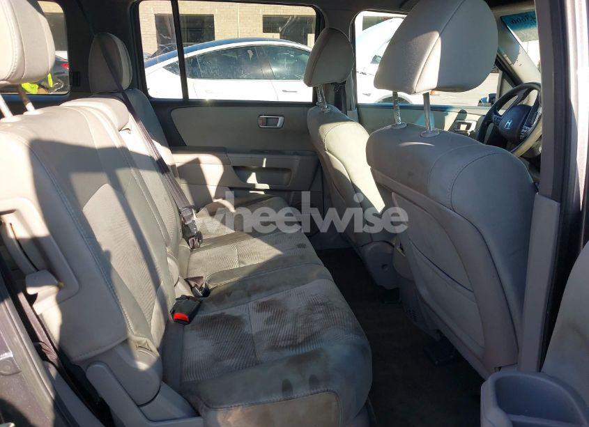 Photo 8 of 2014 Honda Pilot LX (VIN 5FNYF3H21EB008593)