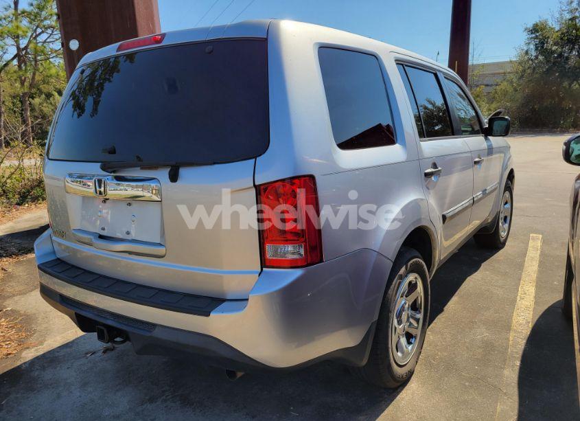 Photo 4 of 2014 Honda Pilot LX (VIN 5FNYF3H21EB009405)