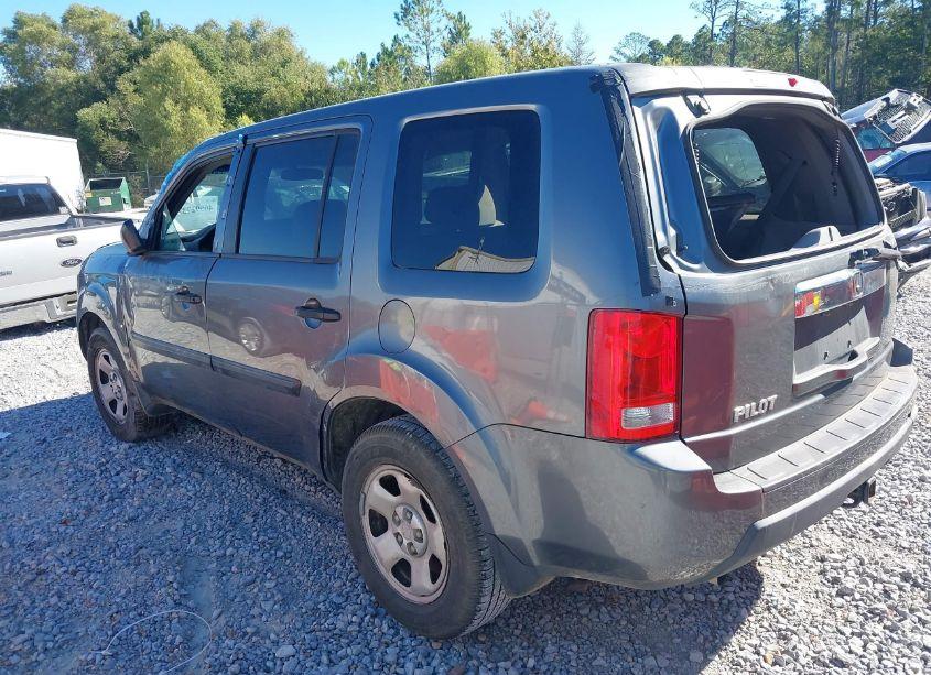 Photo 3 of 2011 Honda Pilot LX (VIN 5FNYF3H22BB015399)