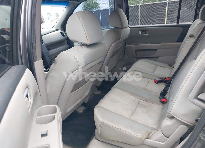 Photo 8 of 2011 Honda Pilot LX (VIN 5FNYF3H22BB046510)