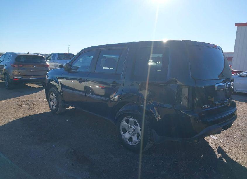 Photo 3 of 2013 Honda Pilot LX (VIN 5FNYF3H22DB003370)