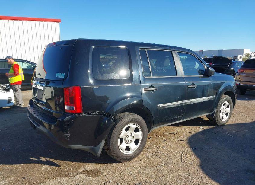 Photo 4 of 2013 Honda Pilot LX (VIN 5FNYF3H22DB003370)