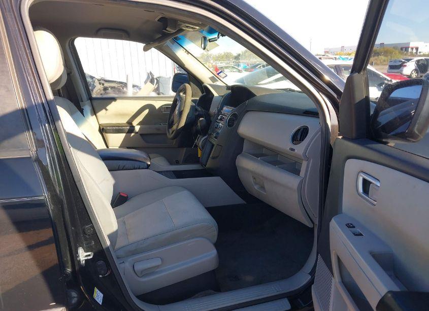 Photo 5 of 2013 Honda Pilot LX (VIN 5FNYF3H22DB003370)