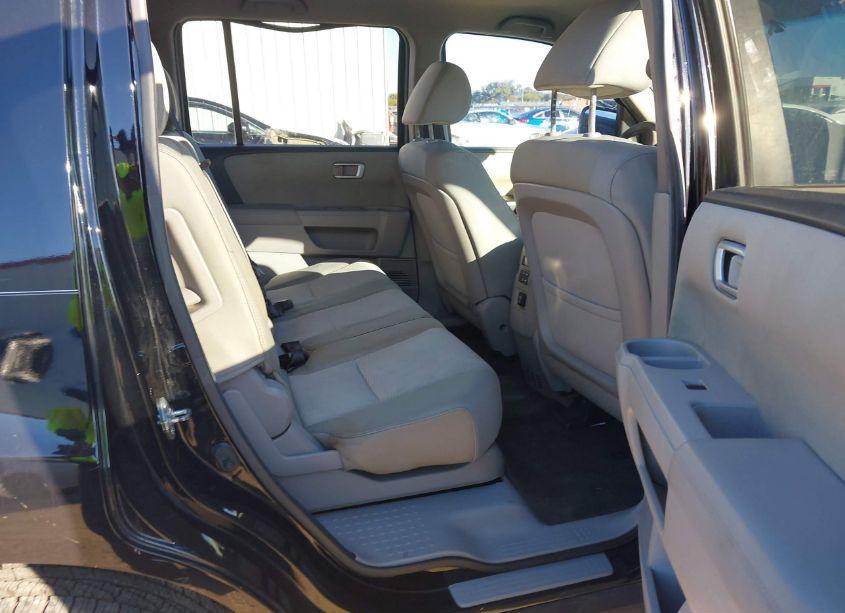 Photo 8 of 2013 Honda Pilot LX (VIN 5FNYF3H22DB003370)