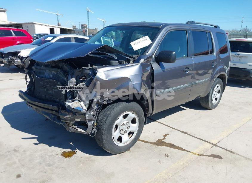 Photo 2 of 2014 Honda Pilot LX (VIN 5FNYF3H22EB026004)