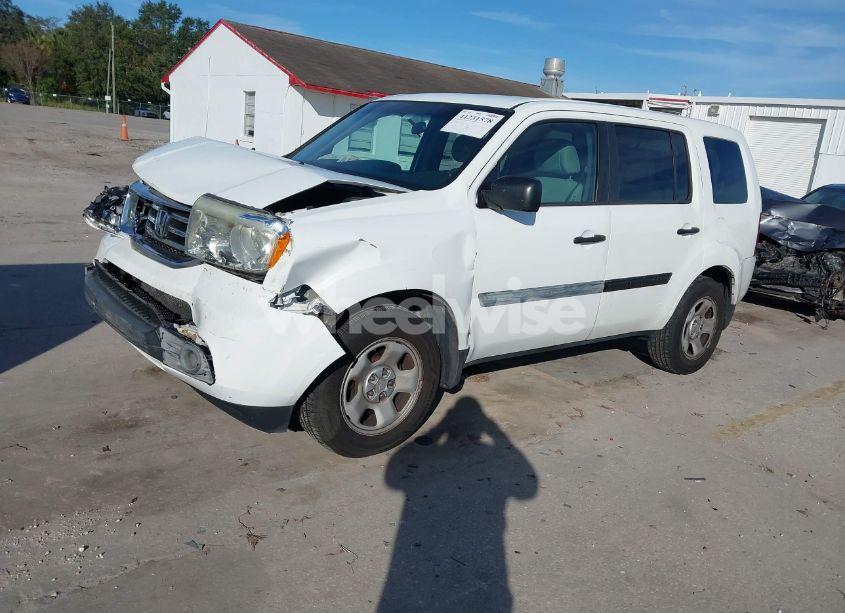 Photo 2 of 2015 Honda Pilot LX (VIN 5FNYF3H22FB013108)