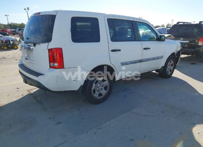 Photo 4 of 2015 Honda Pilot LX (VIN 5FNYF3H22FB013108)