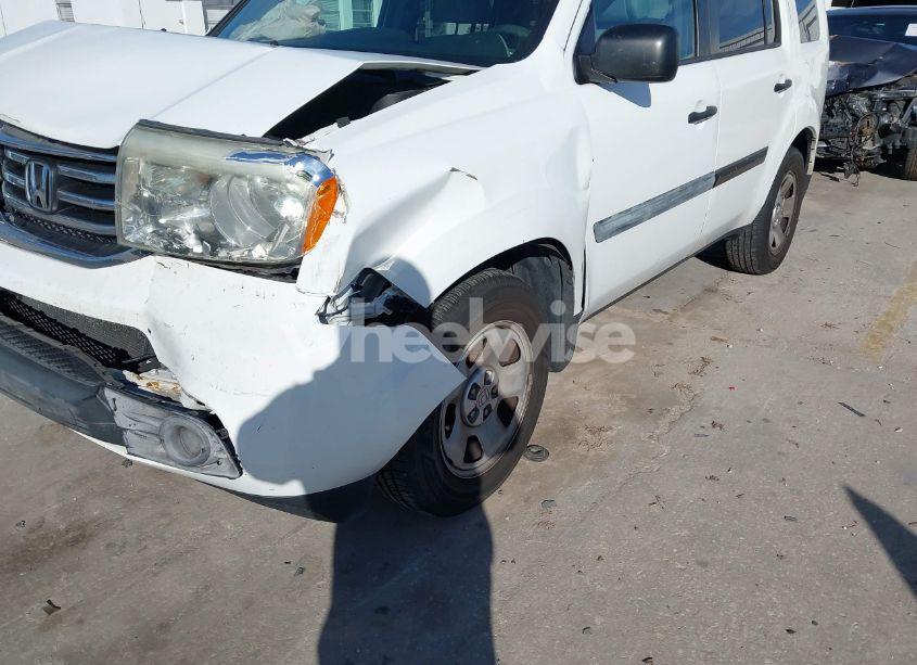 Photo 6 of 2015 Honda Pilot LX (VIN 5FNYF3H22FB013108)