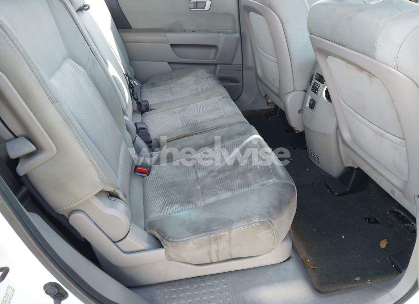 Photo 8 of 2015 Honda Pilot LX (VIN 5FNYF3H22FB013108)