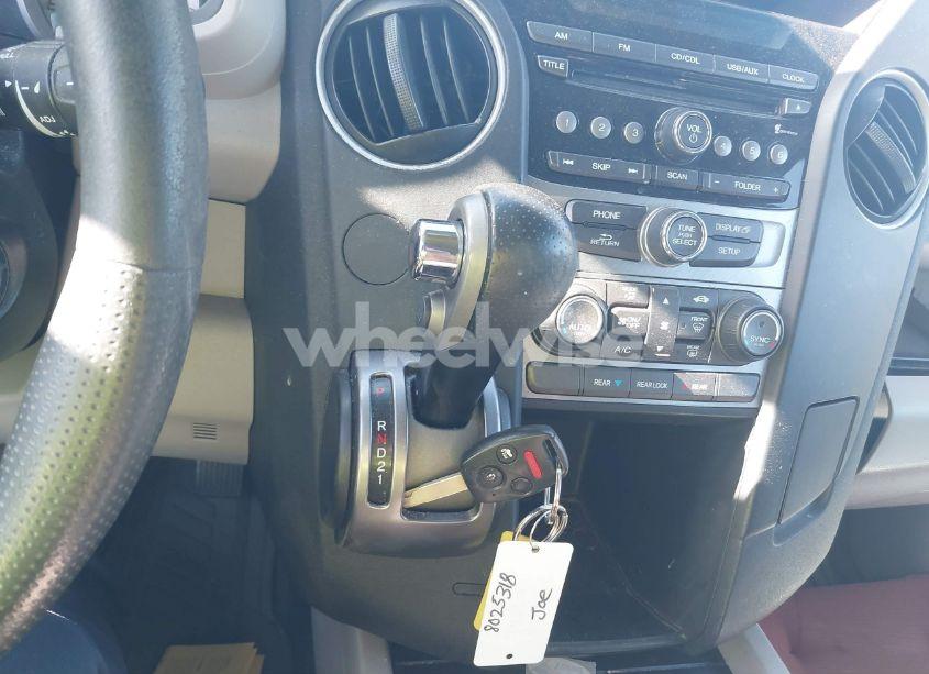 Photo 11 of 2015 Honda Pilot LX (VIN 5FNYF3H22FB015487)