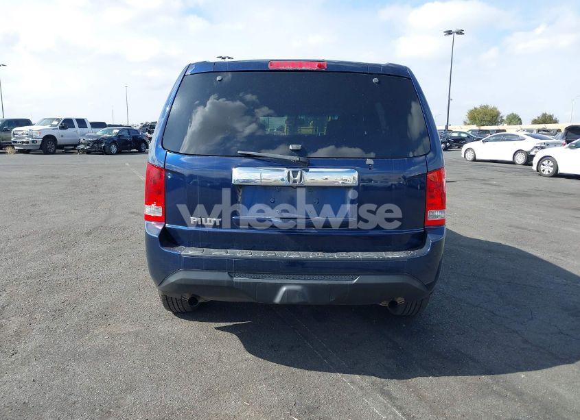 Photo 16 of 2015 Honda Pilot LX (VIN 5FNYF3H22FB015487)