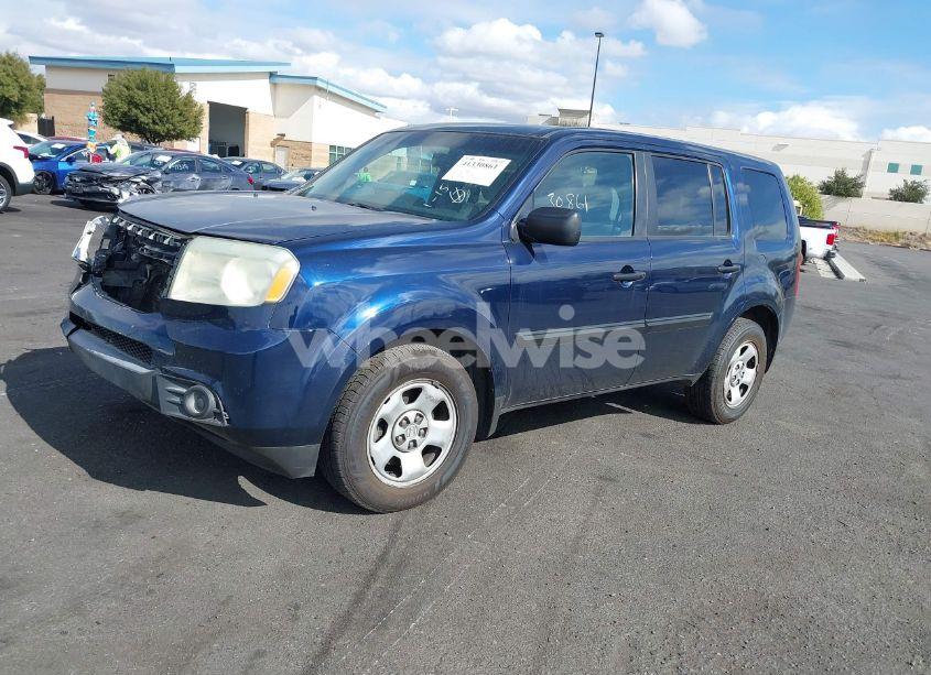 Photo 2 of 2015 Honda Pilot LX (VIN 5FNYF3H22FB015487)