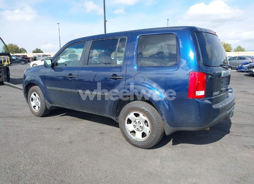Photo 3 of 2015 Honda Pilot LX (VIN 5FNYF3H22FB015487)