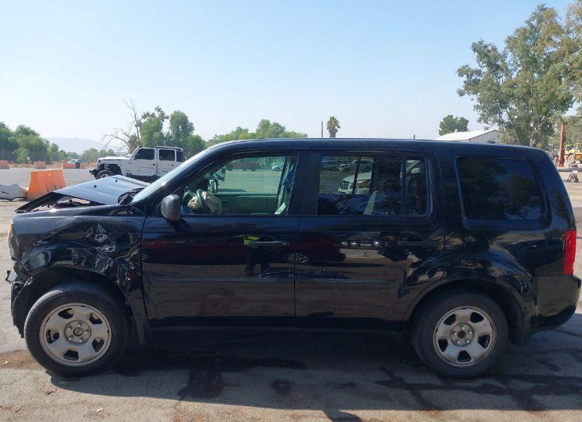 Photo 14 of 2015 Honda Pilot LX (VIN 5FNYF3H22FB032015)