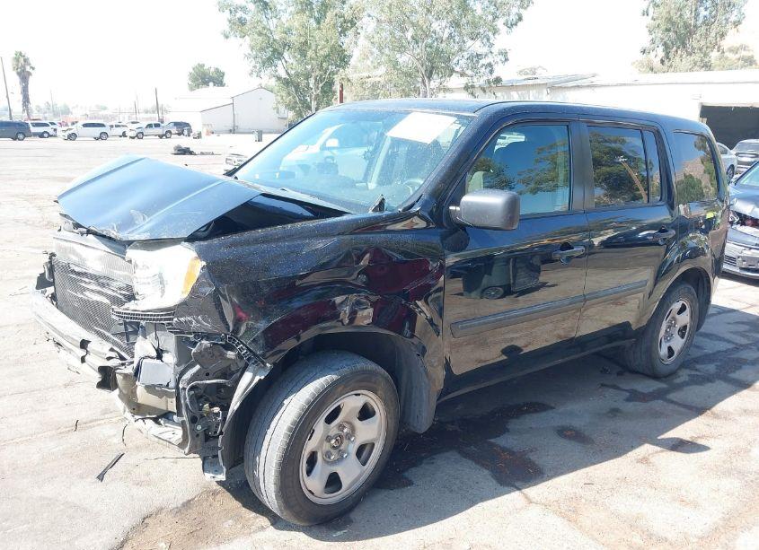 Photo 2 of 2015 Honda Pilot LX (VIN 5FNYF3H22FB032015)