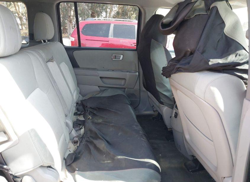 Photo 8 of 2015 Honda Pilot LX (VIN 5FNYF3H22FB032015)