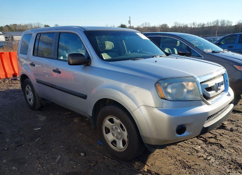 2011 Honda Pilot LX (VIN 5FNYF3H23BB056902) main photo