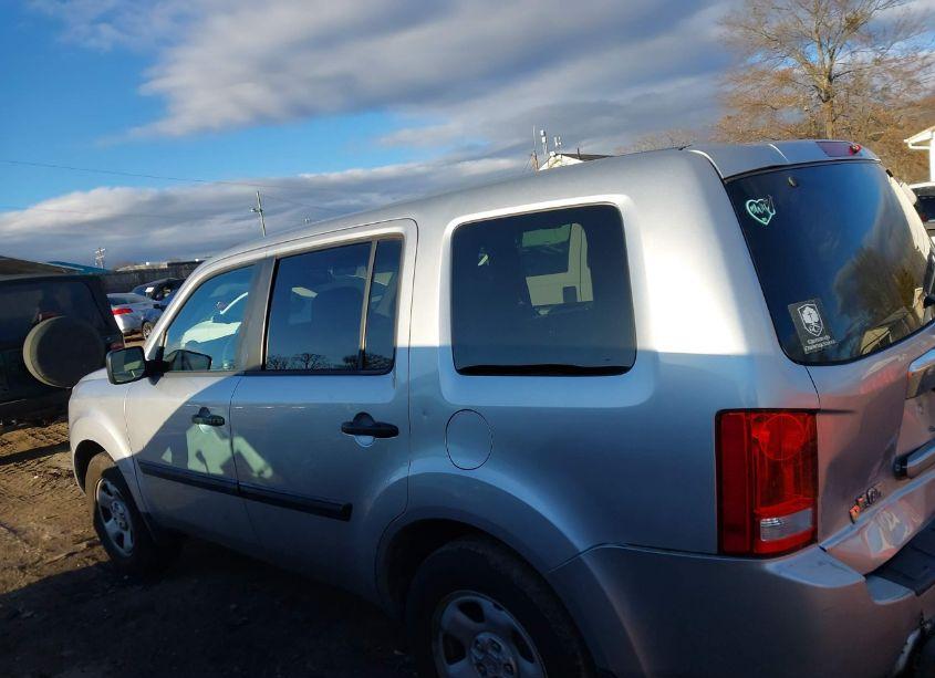 Photo 14 of 2011 Honda Pilot LX (VIN 5FNYF3H23BB056902)