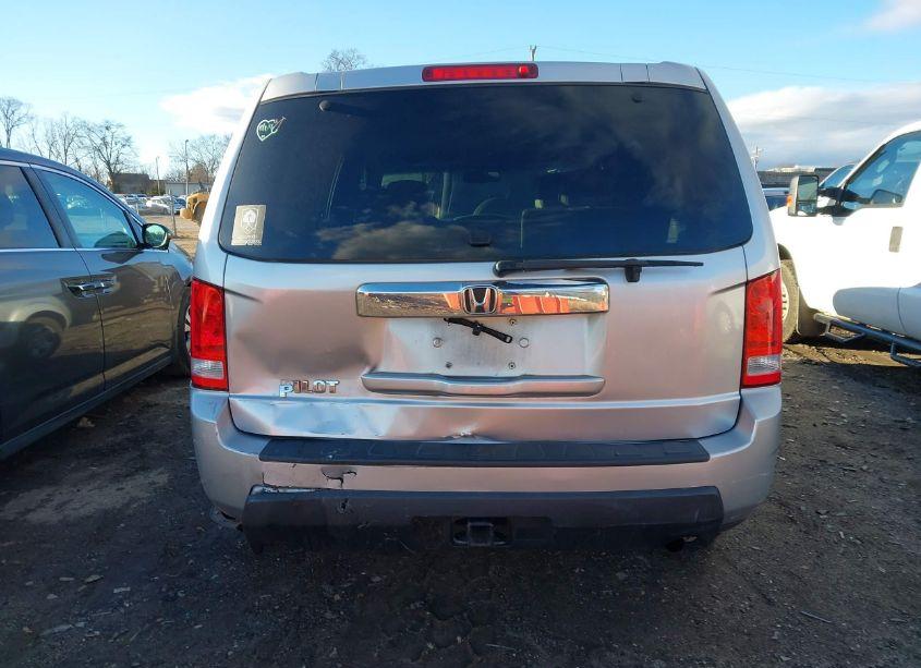 Photo 16 of 2011 Honda Pilot LX (VIN 5FNYF3H23BB056902)