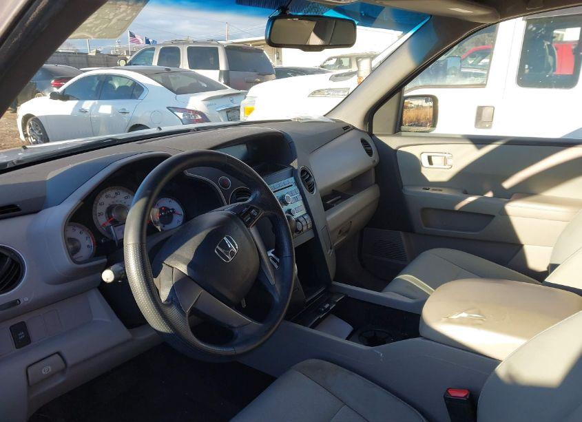 Photo 17 of 2011 Honda Pilot LX (VIN 5FNYF3H23BB056902)