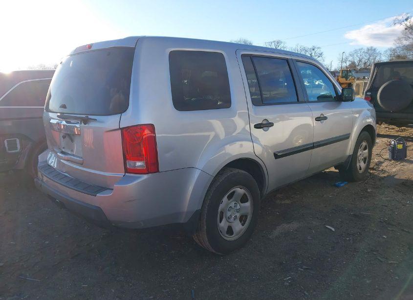Photo 4 of 2011 Honda Pilot LX (VIN 5FNYF3H23BB056902)