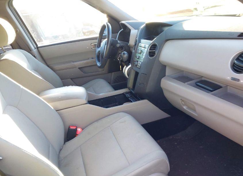 Photo 5 of 2011 Honda Pilot LX (VIN 5FNYF3H23BB056902)