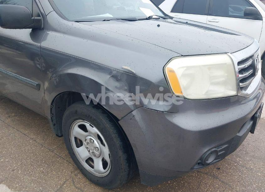 Photo 6 of 2015 Honda Pilot LX (VIN 5FNYF3H23FB009018)