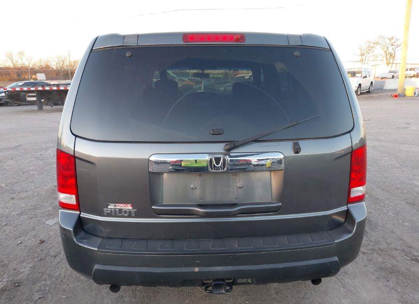 Photo 16 of 2011 Honda Pilot LX (VIN 5FNYF3H24BB005036)